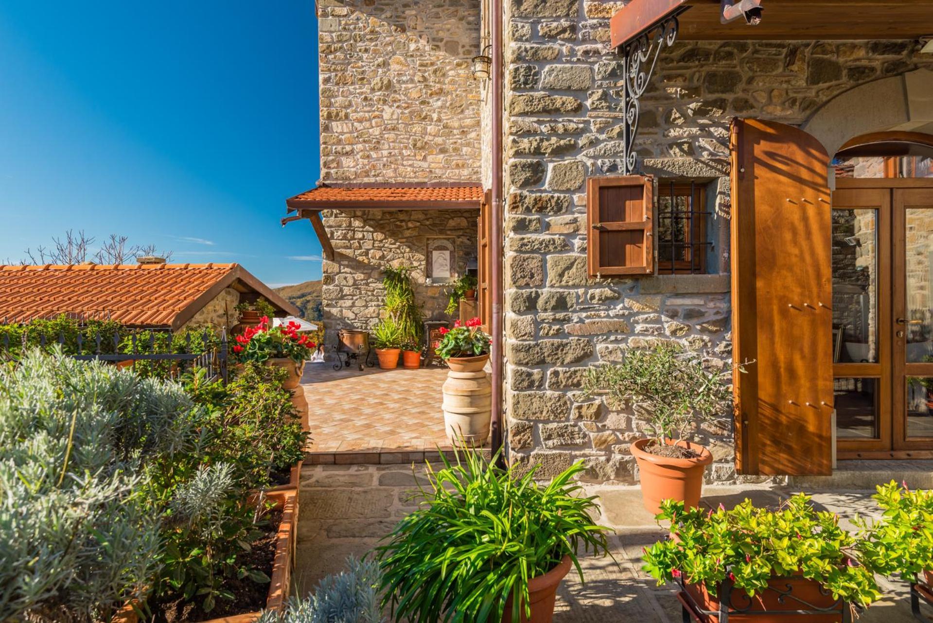 Vivi Luxury * Comano (Tuscany)