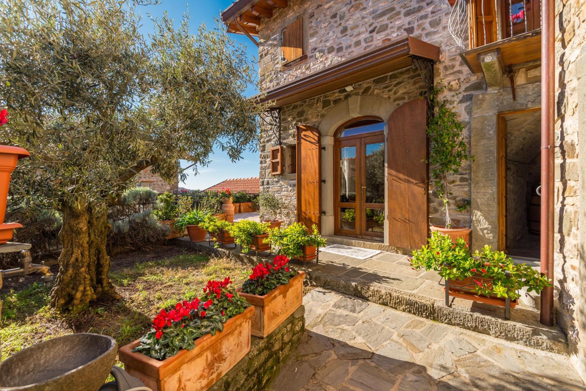 Vivi Luxury Comano (Tuscany)